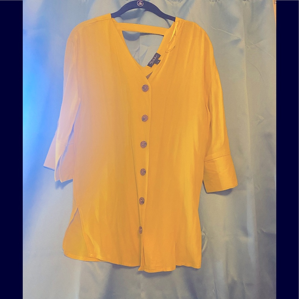 RD and Kokomo yellow button up
